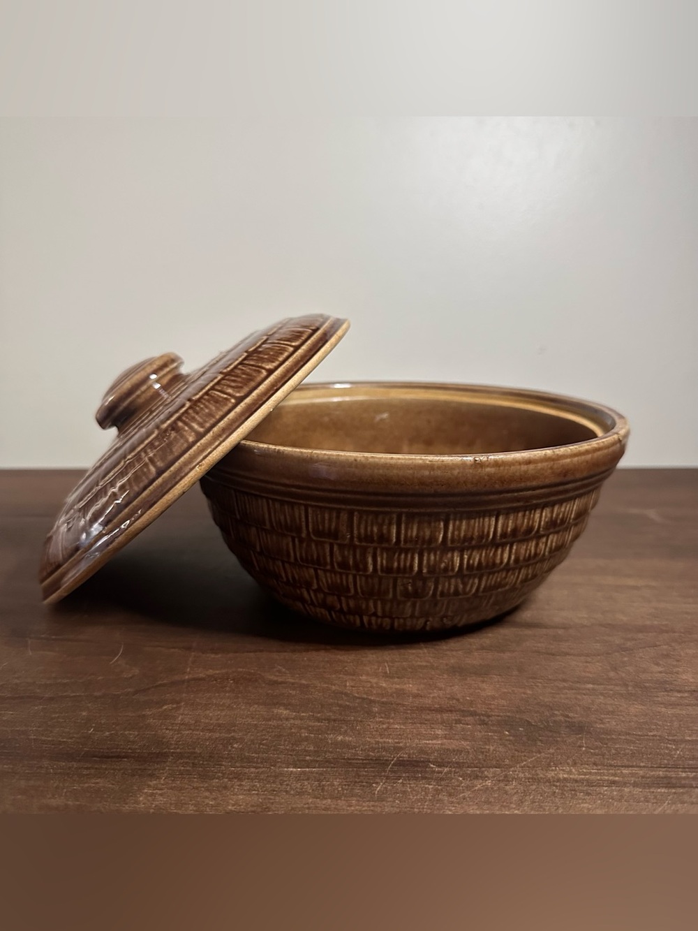 Vintage McCoy Pottery Covered Casserole Dutch Oven Honeycomb Bean Pot USA